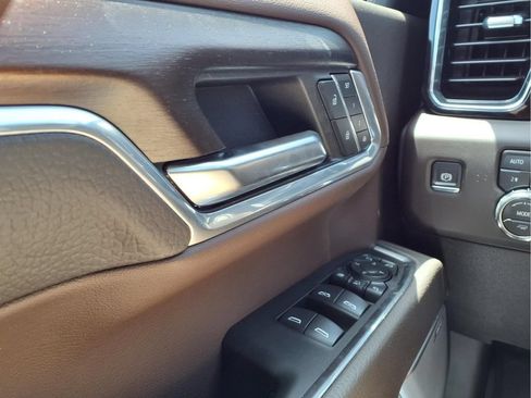 New 2026 GMC Sierra 2500 Denali w/ Denali Reserve Package AWD/4WD image 16