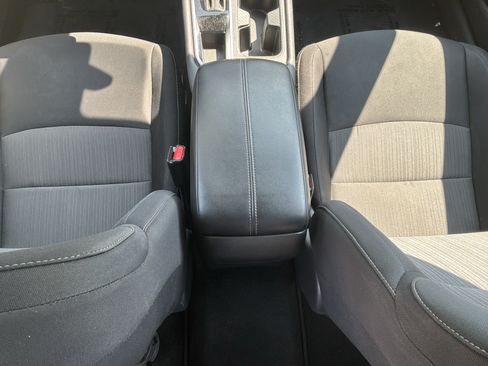 Used 2024 Nissan Sentra SV FWD image 28