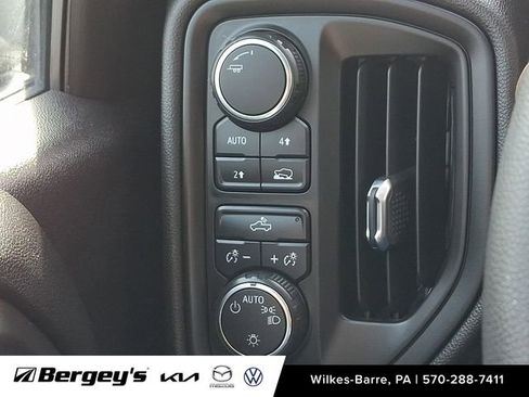 Used 2020 Chevrolet Silverado 1500 Custom image 24