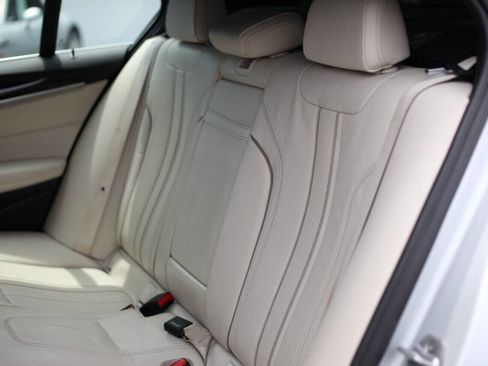 Used 2017 BMW 540i xDrive image 22