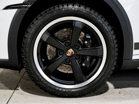 Used 2024 Porsche 911 Dakar image 55