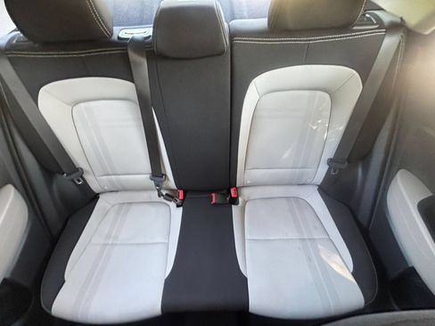 Used 2025 Hyundai Venue SEL FWD image 37
