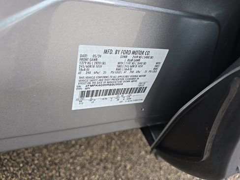 Used 2024 Ford Edge SE AWD/4WD image 11