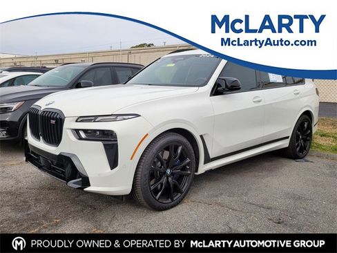 Used 2024 BMW X7 M60i image 1