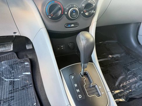 Used 2016 Hyundai Accent SE FWD image 25
