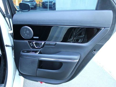 Used 2016 Jaguar XJ R-Sport image 22