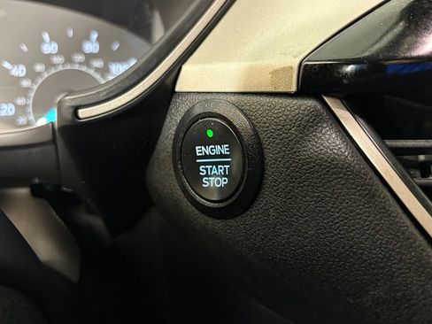 Used 2022 Ford Escape SEL FWD image 23