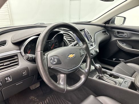 Used 2019 Chevrolet Impala LT image 4