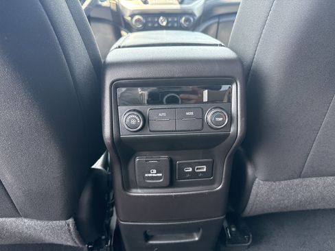 Certified 2022 GMC Acadia SLE w/ Driver Convenience Package image 25