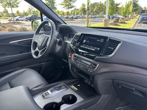 Used 2025 Honda Passport EX-L image 31