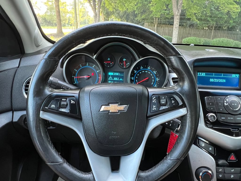Used 2014 Chevrolet Cruze LT FWD image 12