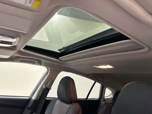 Used 2019 Subaru Crosstrek 2.0i Premium w/ Moonroof Package image 24