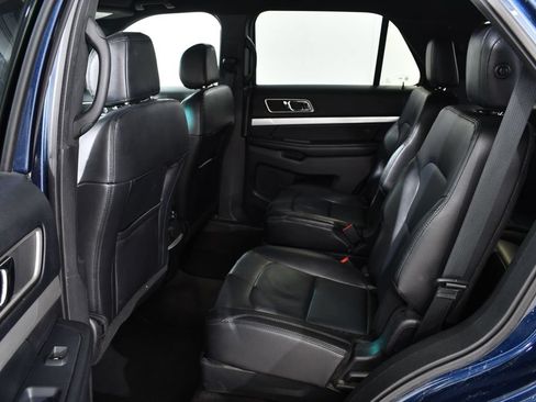 Used 2016 Ford Explorer XLT w/ Equipment Group 202A AWD/4WD image 16