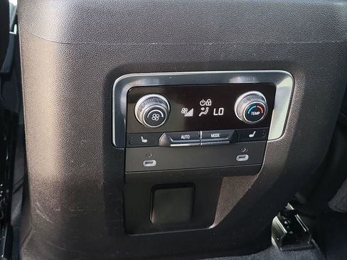 Used 2023 Chevrolet Suburban RST w/ Sport Performance Package AWD/4WD image 21