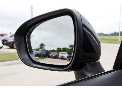 Used 2024 Nissan Rogue SV FWD image 10