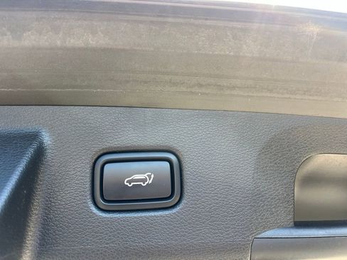 Used 2022 Kia Telluride EX w/ EX Premium Package image 10