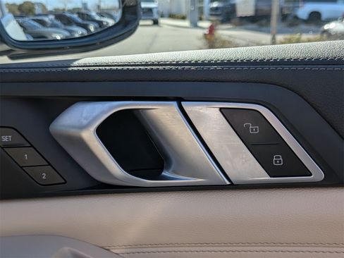 Used 2021 BMW X5 xDrive40i w/ Executive Package image 37