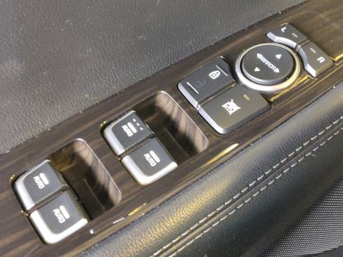 Used 2020 Kia Sorento LX FWD image 27