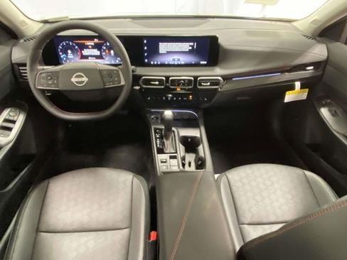 New 2026 Nissan Sentra SR FWD image 9