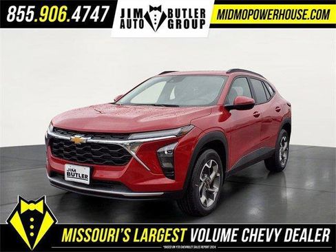 New 2026 Chevrolet Trax LT w/ Driver Confidence Package image 1