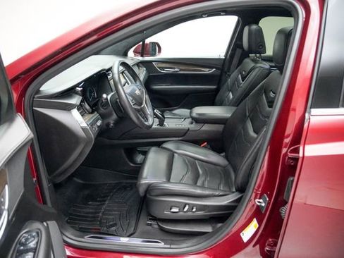 Used 2017 Cadillac XT5 Platinum w/ Driver Assist Package AWD/4WD image 23