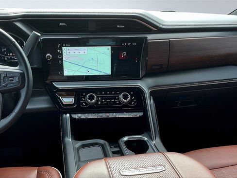 Used 2024 GMC Sierra 2500 Denali Ultimate image 6