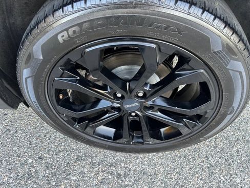 Used 2020 GMC Terrain SLE w/ Elevation Edition image 28