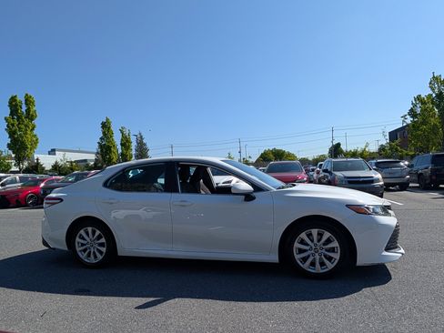 Used 2020 Toyota Camry LE FWD image 2
