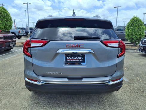 Used 2024 GMC Terrain SLT FWD image 6