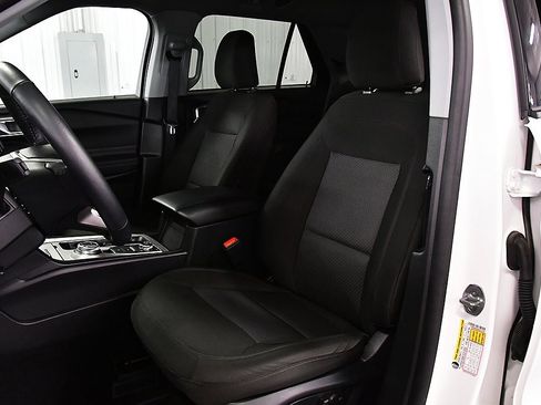 Used 2024 Ford Explorer XLT w/ Class IV Trailer Tow Package image 28