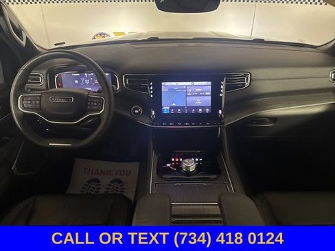 Used 2024 Jeep Wagoneer Series II AWD/4WD image 37