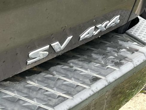 Used 2017 Nissan Titan SV AWD/4WD image 8