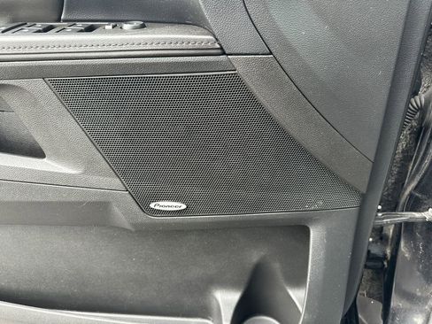 Used 2017 GMC Terrain SLE w/ Technology Package image 19