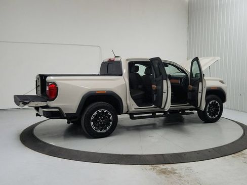 Used 2026 GMC Canyon AT4 w/ Technology Plus Package AWD/4WD image 15