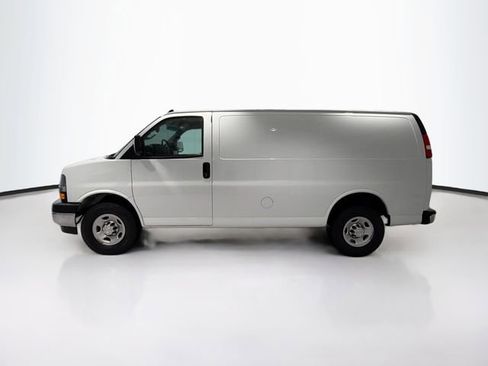 Used 2021 Chevrolet Express 2500 w/ Driver Convenience Package RWD image 4