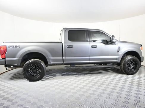 Used 2022 Ford F250 XLT w/ Black Appearance Package AWD/4WD image 8