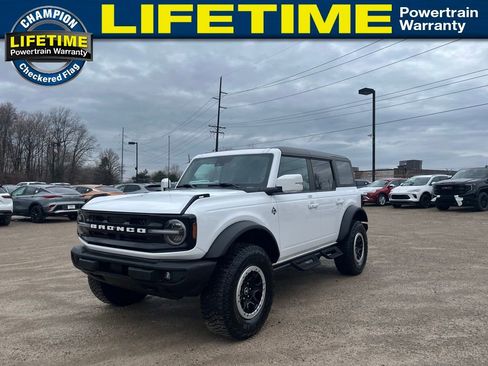 Used 2023 Ford Bronco Outer Banks w/ Sasquatch Package image 1