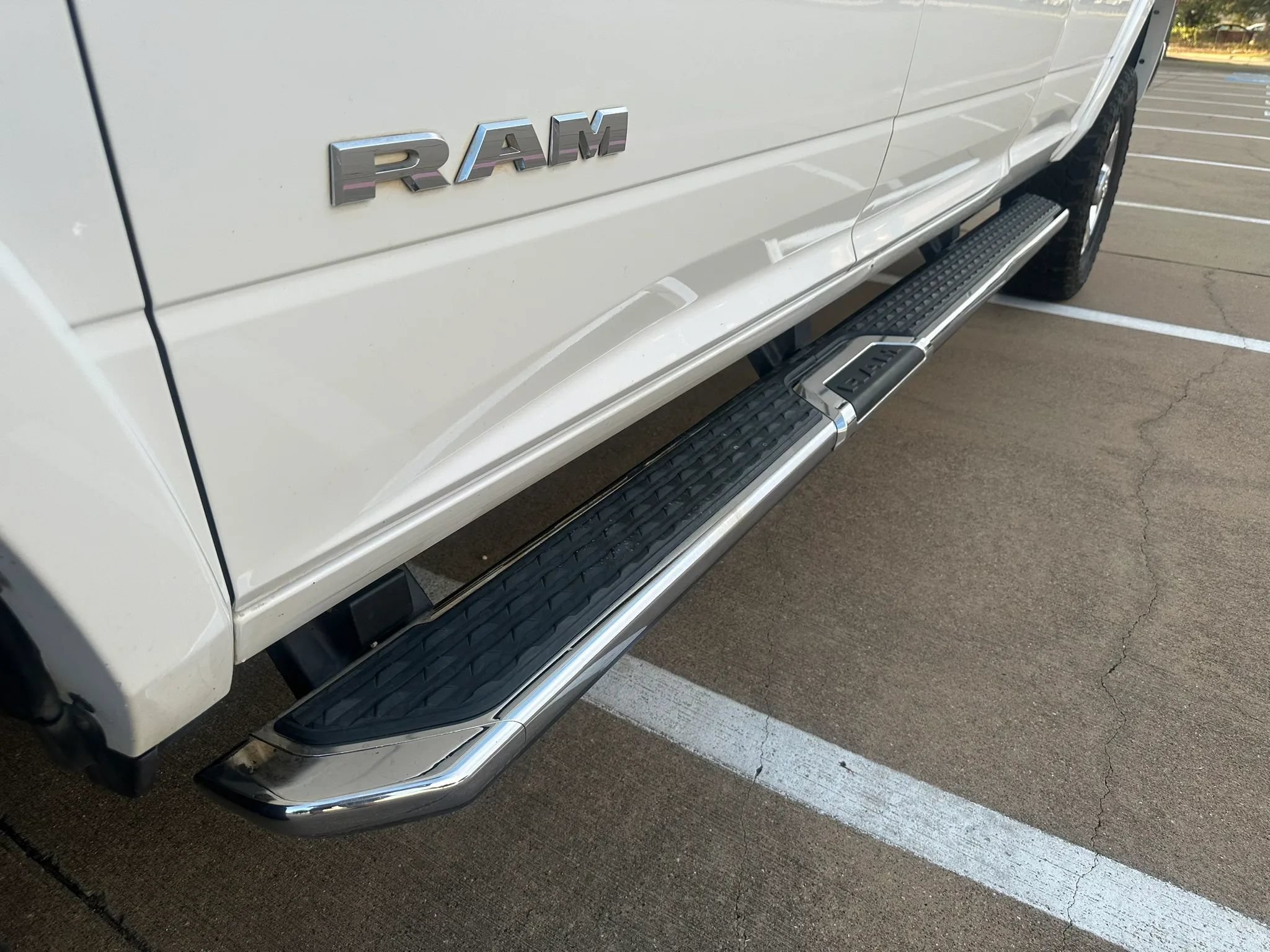 Used 2020 RAM 3500 Laramie AWD/4WD image 5