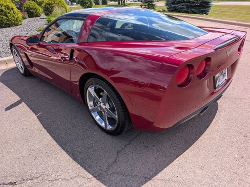 Used 2007 Chevrolet Corvette Coupe w/ Preferred Equipment Group RWD image 7