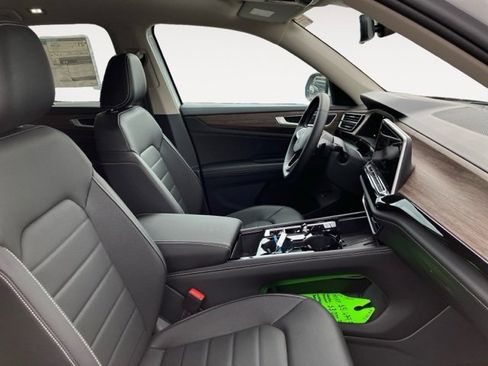 New 2025 Volkswagen Atlas SEL image 12