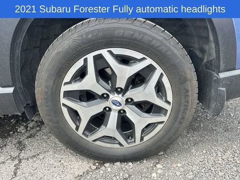 Used 2021 Subaru Forester Premium AWD/4WD image 27