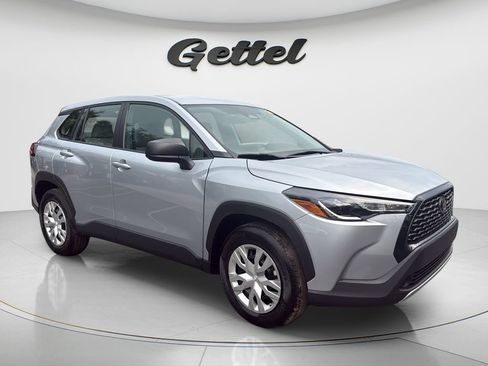 Used 2025 Toyota Corolla Cross L FWD image 3