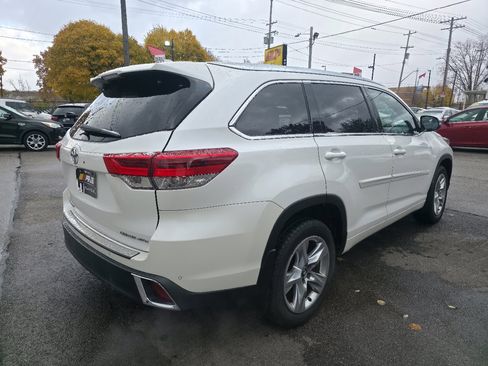 Used 2017 Toyota Highlander Limited image 6