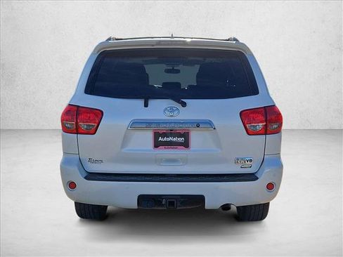 Used 2016 Toyota Sequoia Platinum image 7