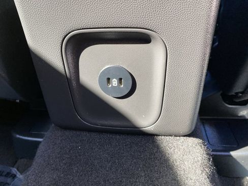 Certified 2025 Ford Escape Platinum image 40