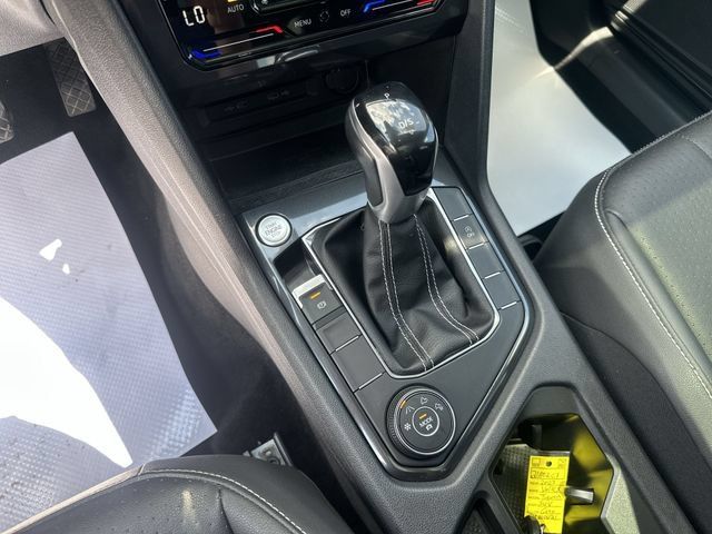 Used 2023 Volkswagen Tiguan SE w/ Panoramic Sunroof Package AWD/4WD image 23