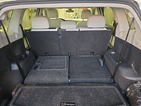 Used 2020 Volkswagen Tiguan SEL image 13