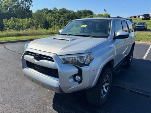 Used 2020 Toyota 4Runner TRD Off-Road AWD/4WD image 7