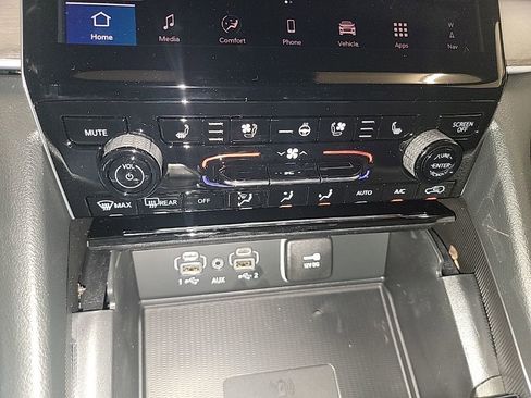 New 2025 Jeep Grand Cherokee L Limited w/ Luxury Tech Group II AWD/4WD image 20