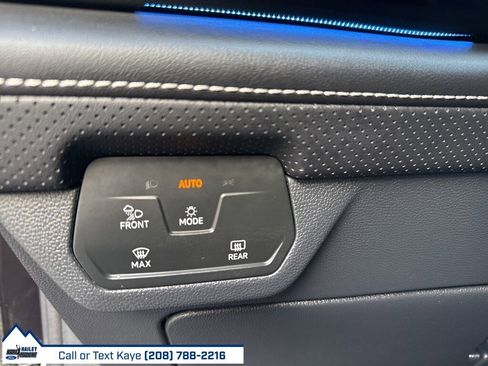 Used 2024 Volkswagen Atlas Cross Sport SEL Premium R-Line image 23